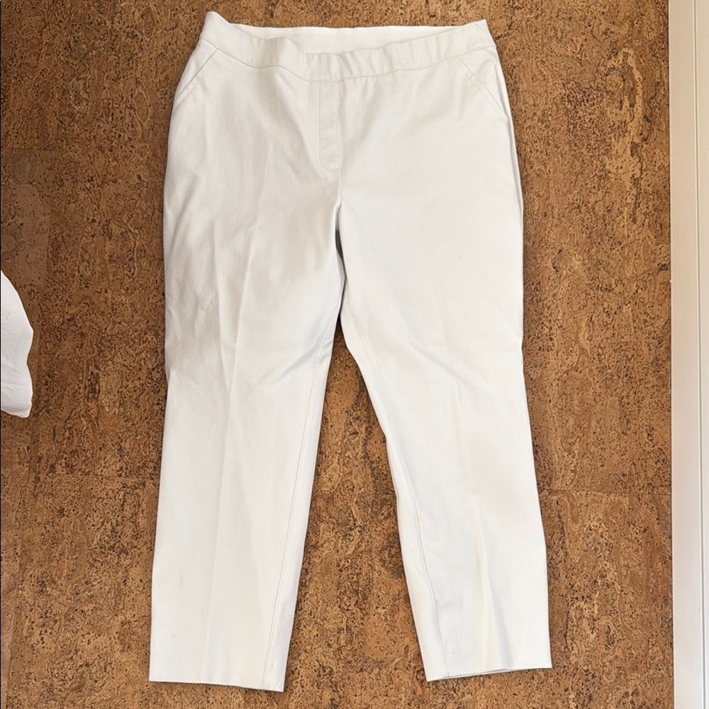 SPANX White Capris with Smooth Waistband and Straight Leg